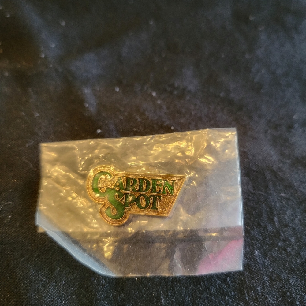 Garden Spot Wendy's Pin